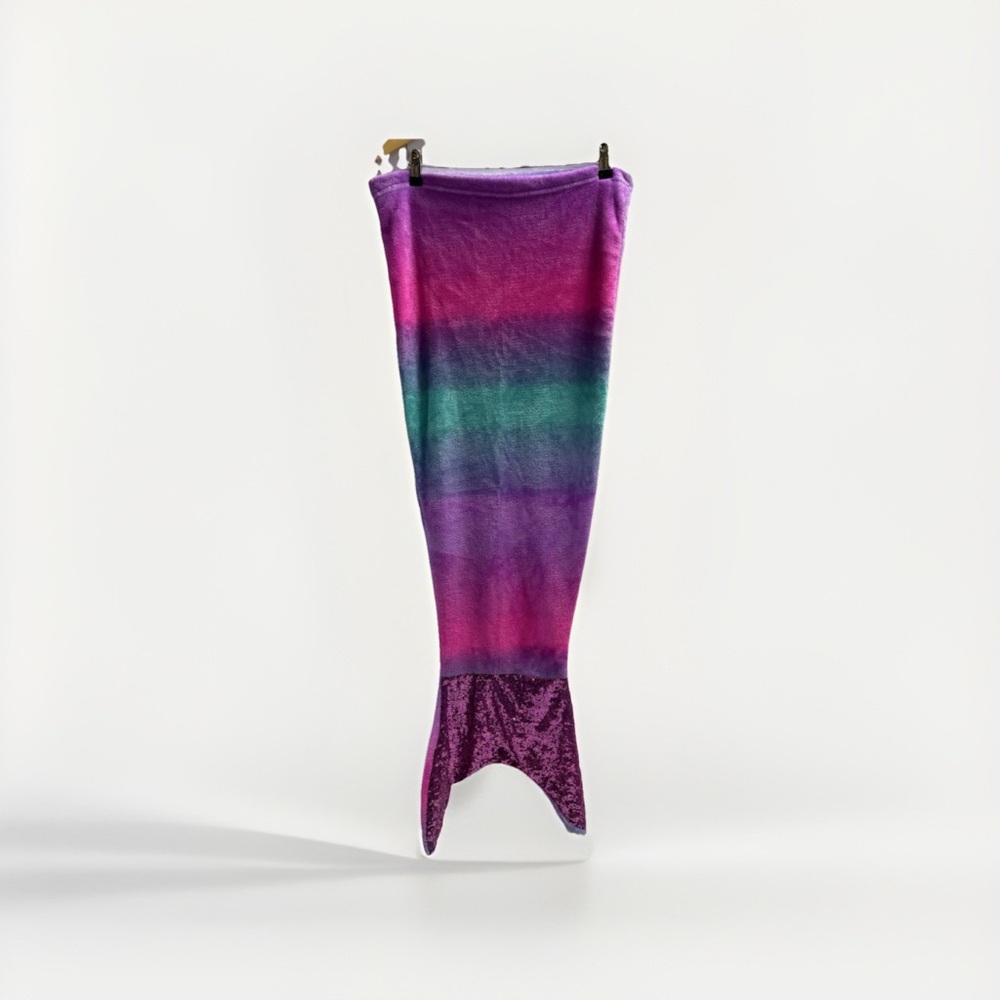 Little Girls Multicolor Mermaid Tail Blanket Sequin Fin Ombré Colors EUC